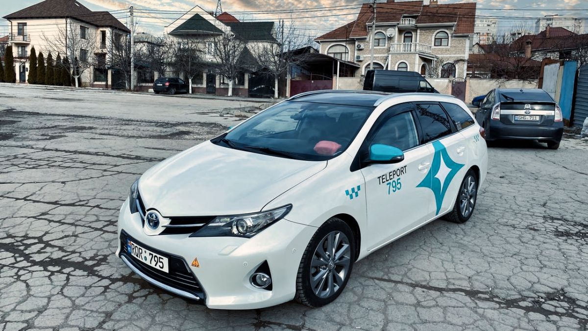 Teleport taxi: „Conducem în siguranță, utilizăm mașini sigure și oferim confort pasagerilor”