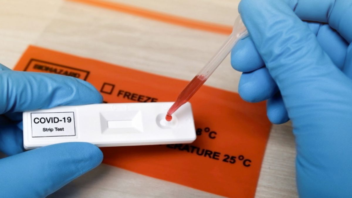 Teste rapide antigen pentru profesori și elevi, procurate cu 13 lei. Municipalitatea spune că a economisit peste un milion de lei
