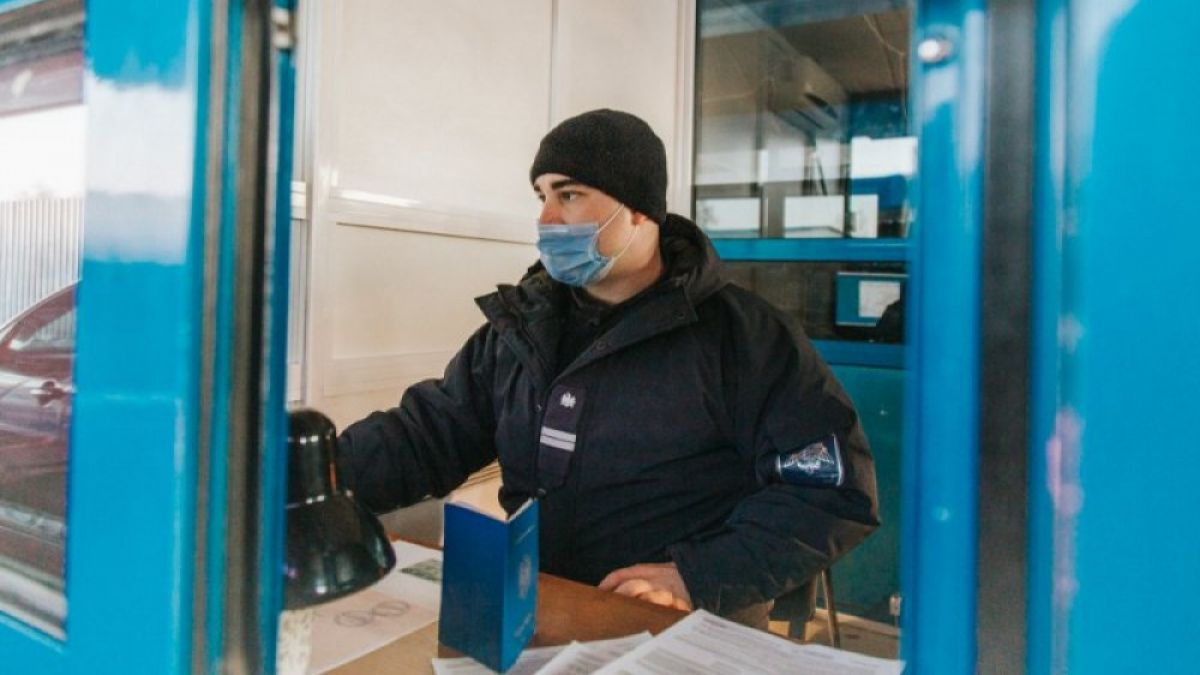 Testele PCR negative nu mai sunt obligatorii la intrare în R. Moldova. În schimb, persoanele stau în carantină