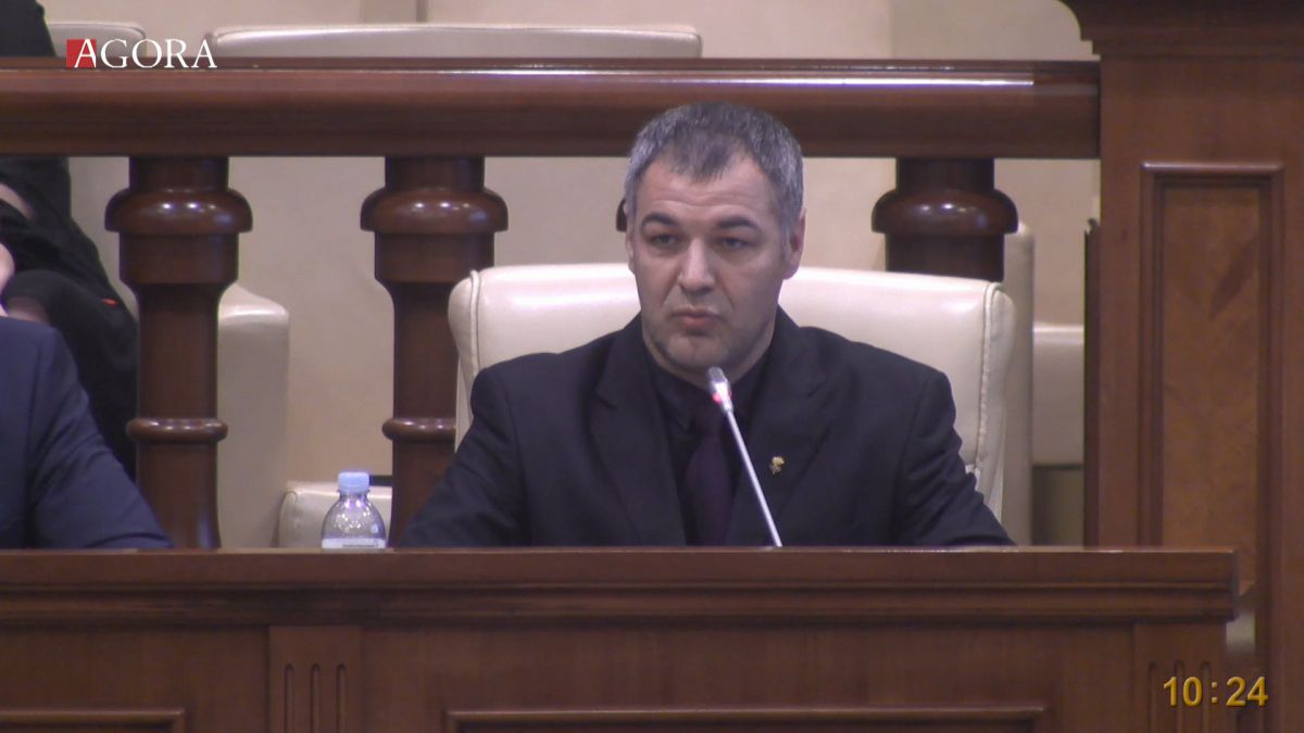 „Dacă vreți să fiți scutiți de lecții de moralitate lingvistică, conformați-vă”: Octavian Țîcu cere respectarea normelor de scriere a limbii române (FOCUS)