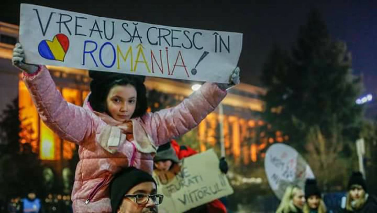 TOP 7 cele mai grăitoare fotografii făcute la protestele de aseară din România