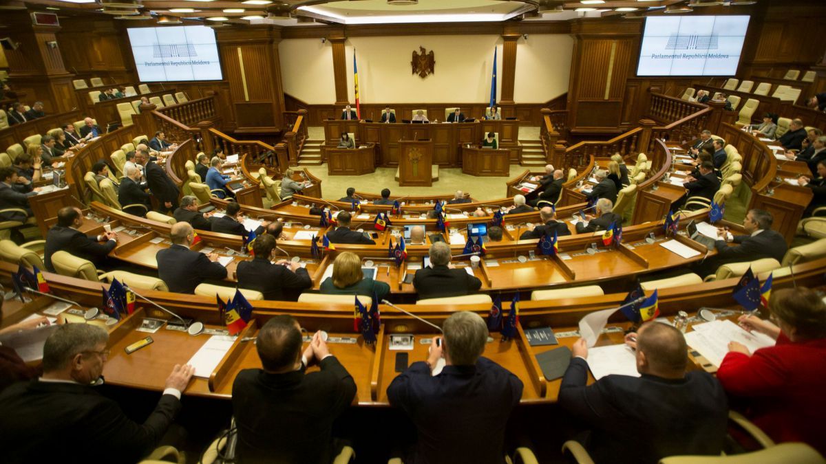 Top-5 cele mai mari pensii ale deputaților, în 2019: În vârful clasamentului, șefa Legislativului, Zinaida Greceanîi