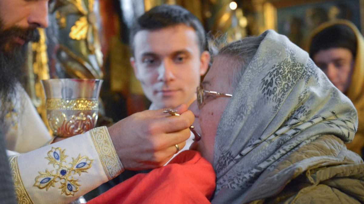 Totul până la Sfânta Împărtășanie. Mitropolia Moldovei vine cu o obiecție la decizia Comisiei Naționale Sănătate Publică
