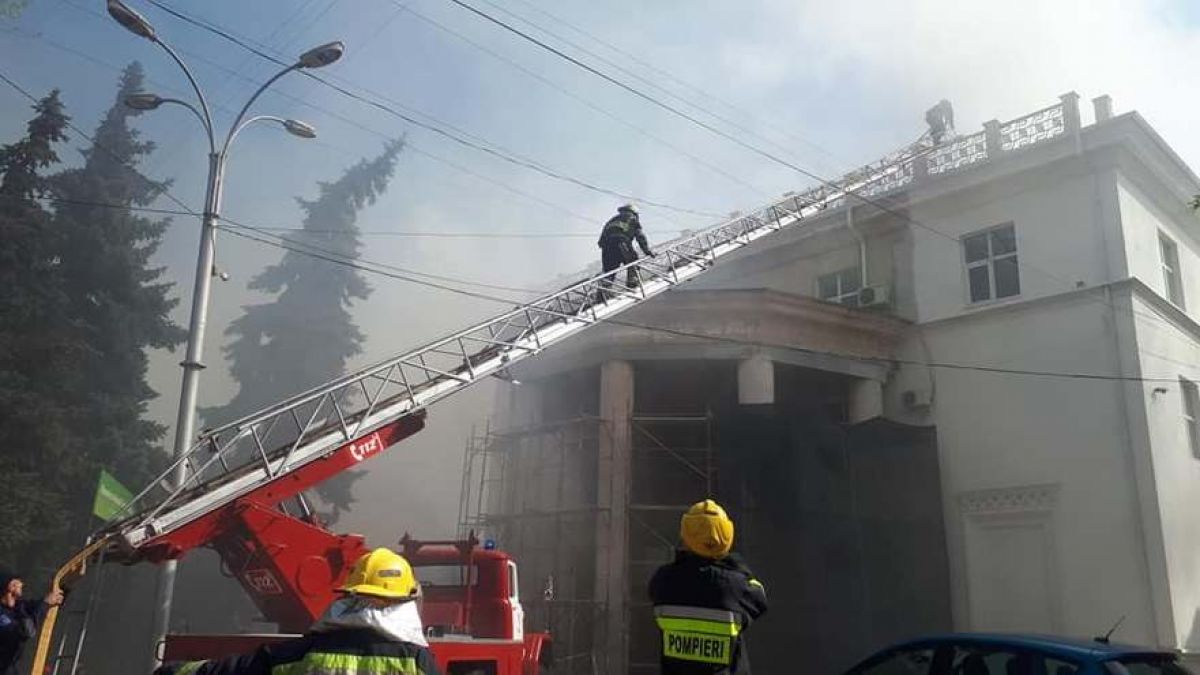 Trei învinuiți de incendiul de la Filarmonica Națională „Serghei Lunchevici” vor ajunge în fața judecătorilor