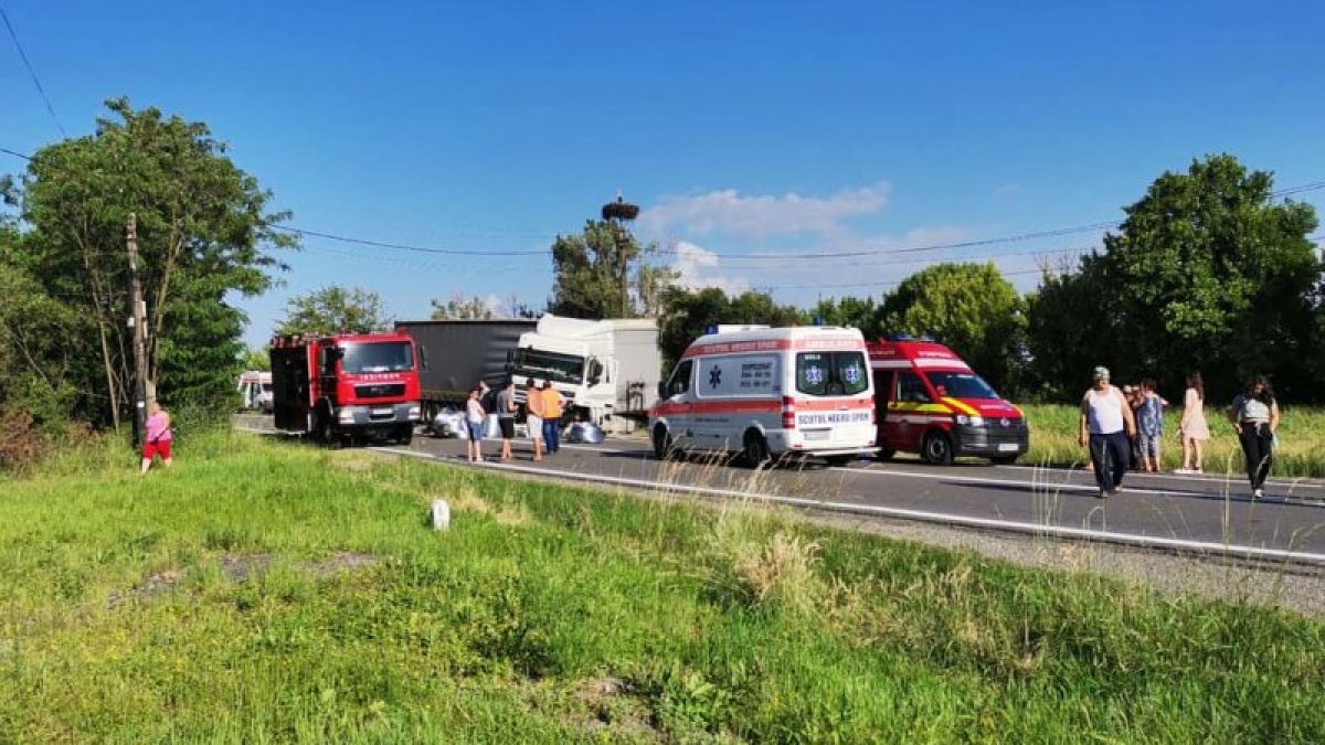 Trei moldoveni au murit într-un accident produs în România. Un copil de 10 ani, originar din Republica Moldova, transportat la spital