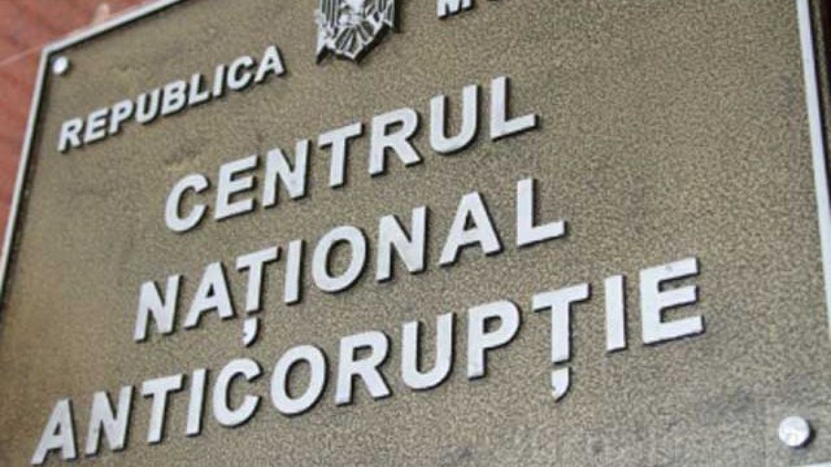Trei persoane, printre care un fost deputat, au fost reținute în dosarul fraudelor bancare