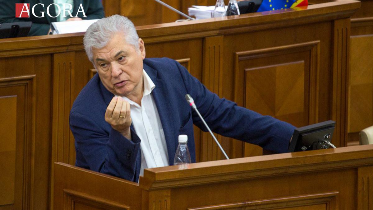 Trei scenarii de la Voronin de ce se tergiversează validarea mandatului lui Năstase