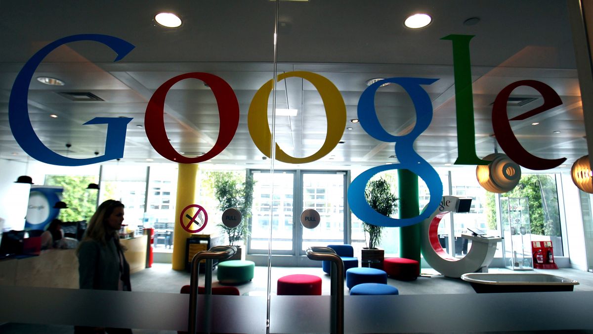 Trei zile la birou, două-acasă. Compania Google își propune să adopte un program combinat de muncă pentru angajații săi