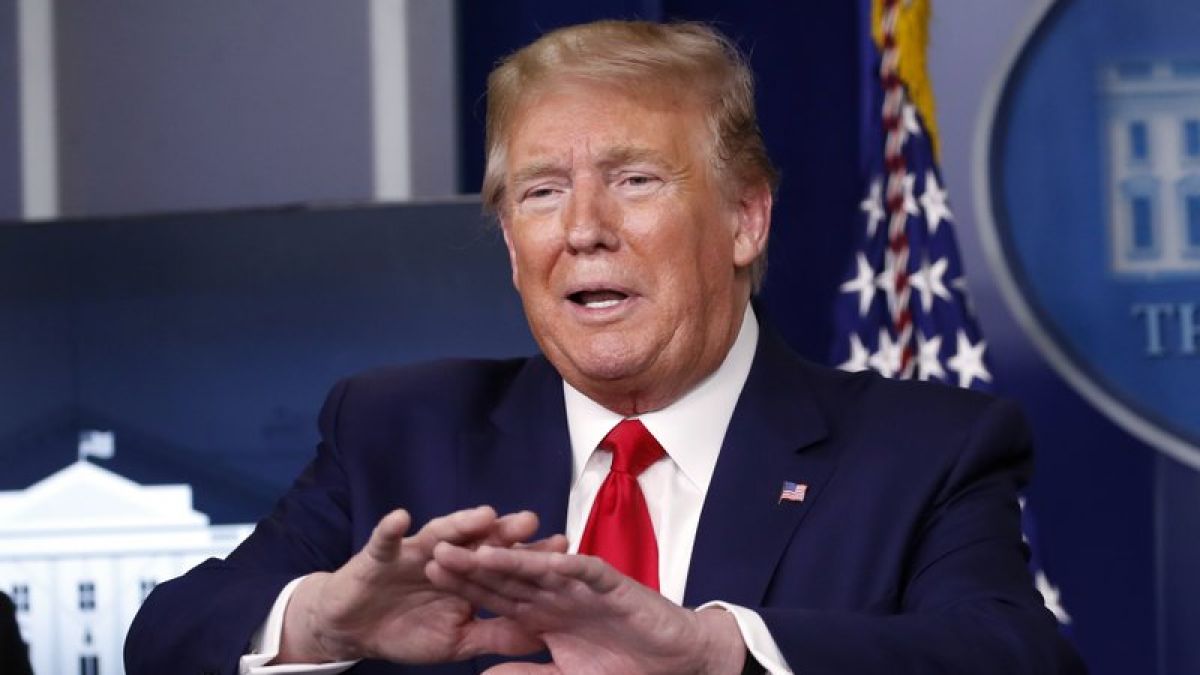 Trump a anunţat o interdicţie de 60 de zile pentru imigranţii care vor să trăiască şi să muncească permanent în SUA