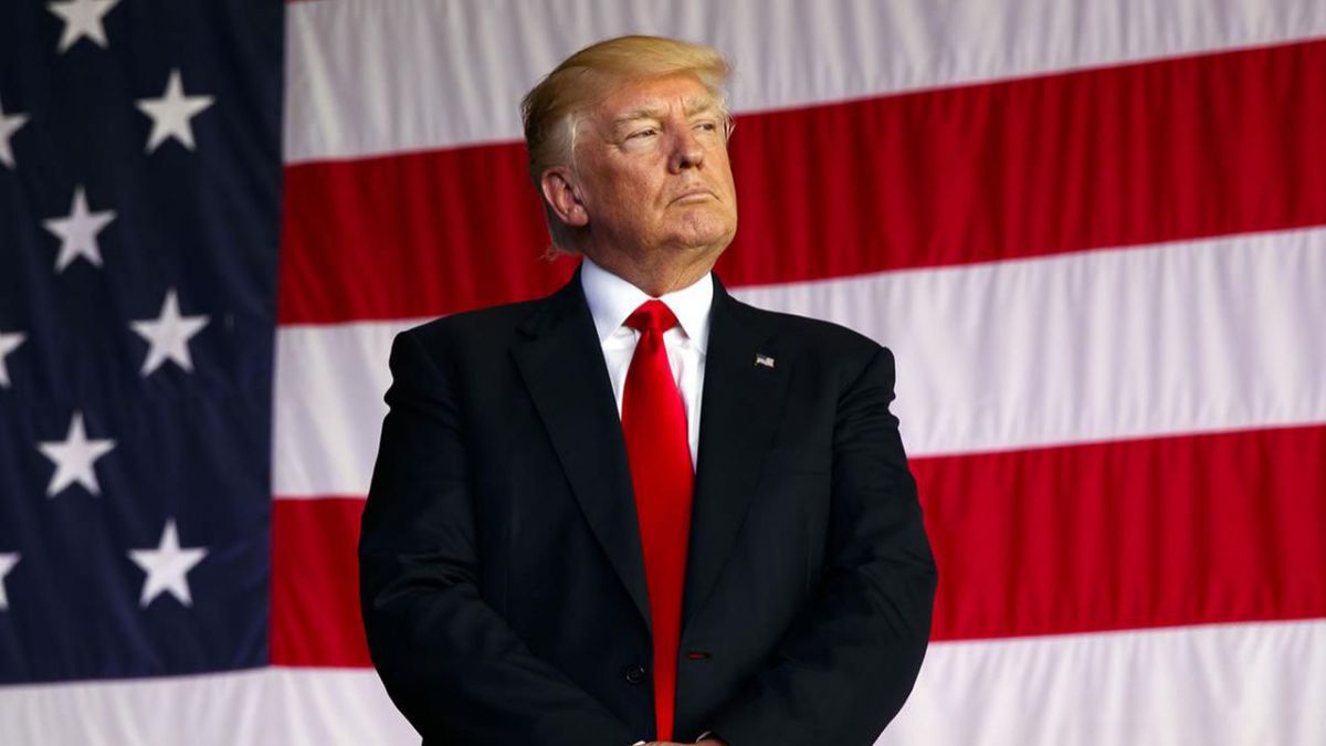 Trump spune că piețele s-ar „prăbuși” dacă el ar fi destituit