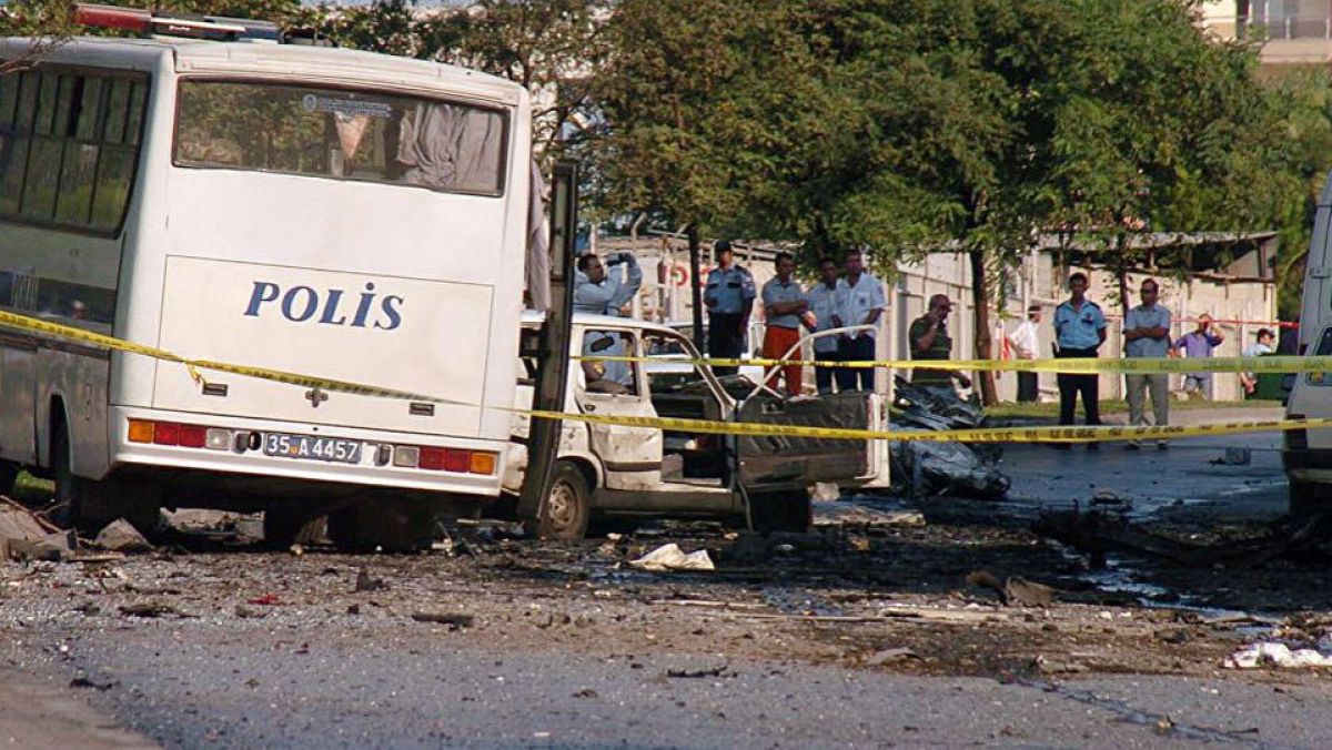 Turcia: Cel puțin 10 răniți într-un atentat cu mașină capcană la Izmir