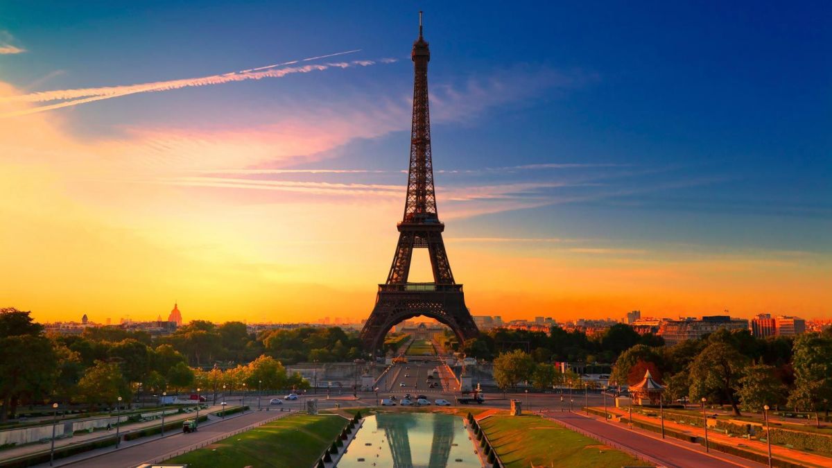 Turnul Eiffel se redeschide în iulie. Accesul va fi limitat