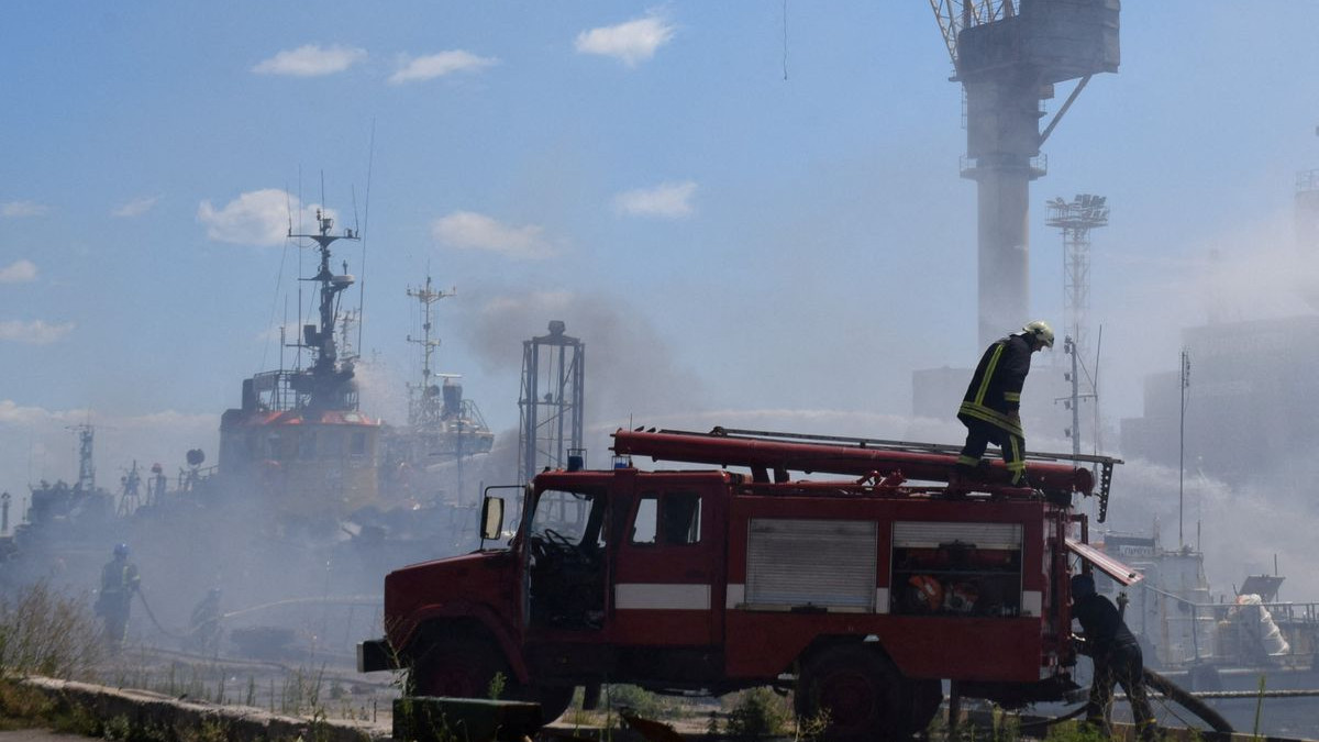 Ucraina depune eforturi pentru a reporni exporturile de cereale din Odesa, după ce Rusia a bombardat portul