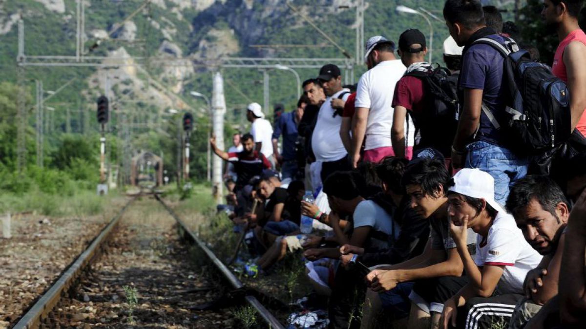 UE avertizează Grecia că riscă să fie suspendată din spaţiul Schengen