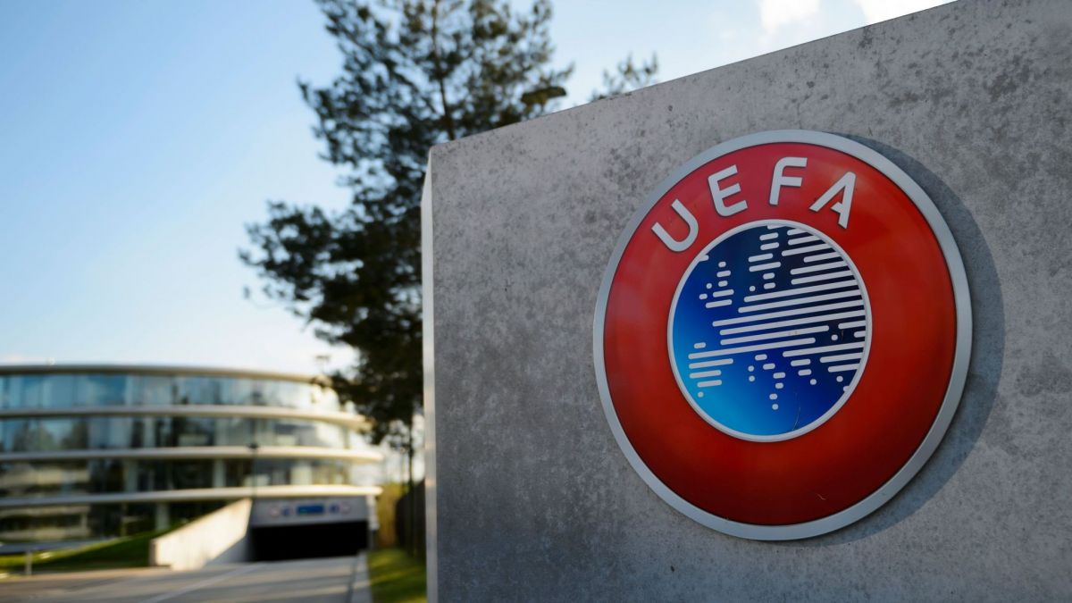 UEFA le cere fotbaliştilor să nu mai mute sticlele sponsorilor EURO 2020. S-a stabilit o singură excepţie