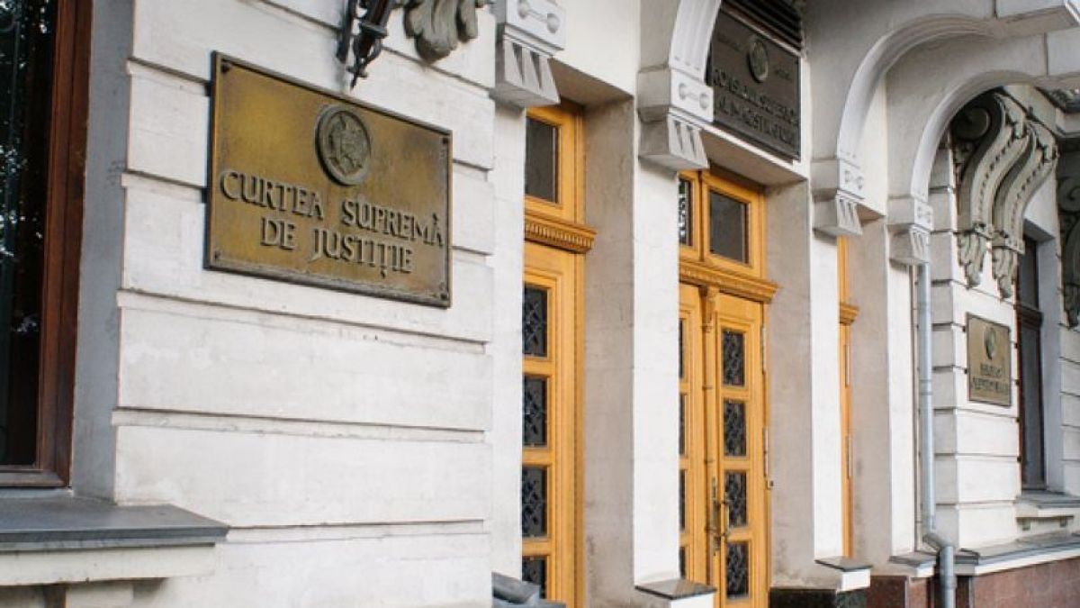 UPDATE: A fost depusă o cerere de recuzare. Magistrații Curții Supreme de Justiție au respins cererea de strămutare în cazul procurorului-șef suspendat din funcție