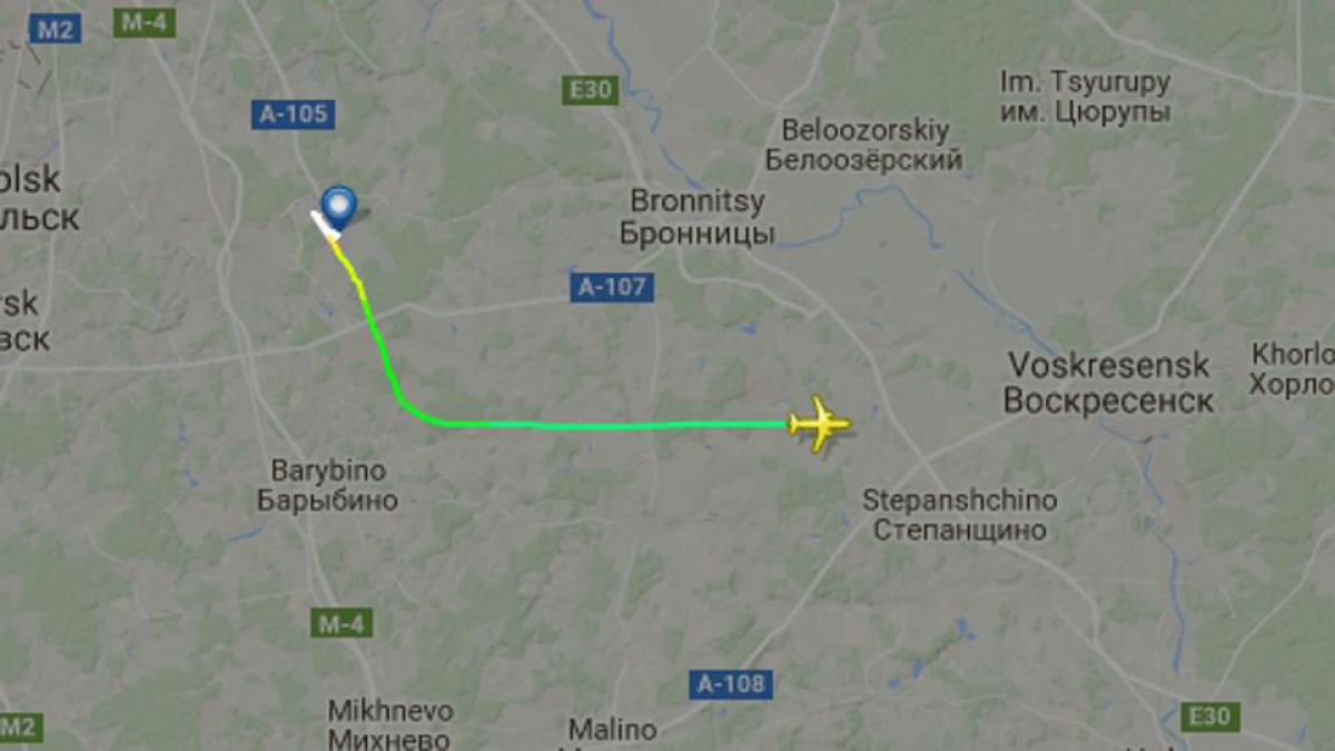 Un avion cu 71 de persoane la bord s-a prabușit în apropiere de Moscova. Nu există supraviețuitori