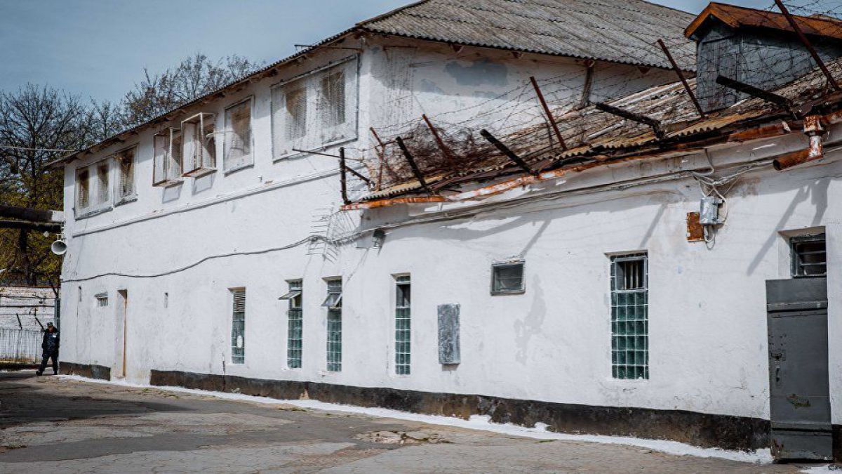 Un bărbat de 30 de ani a murit subit într-o celulă a Penitenciarului nr. 13