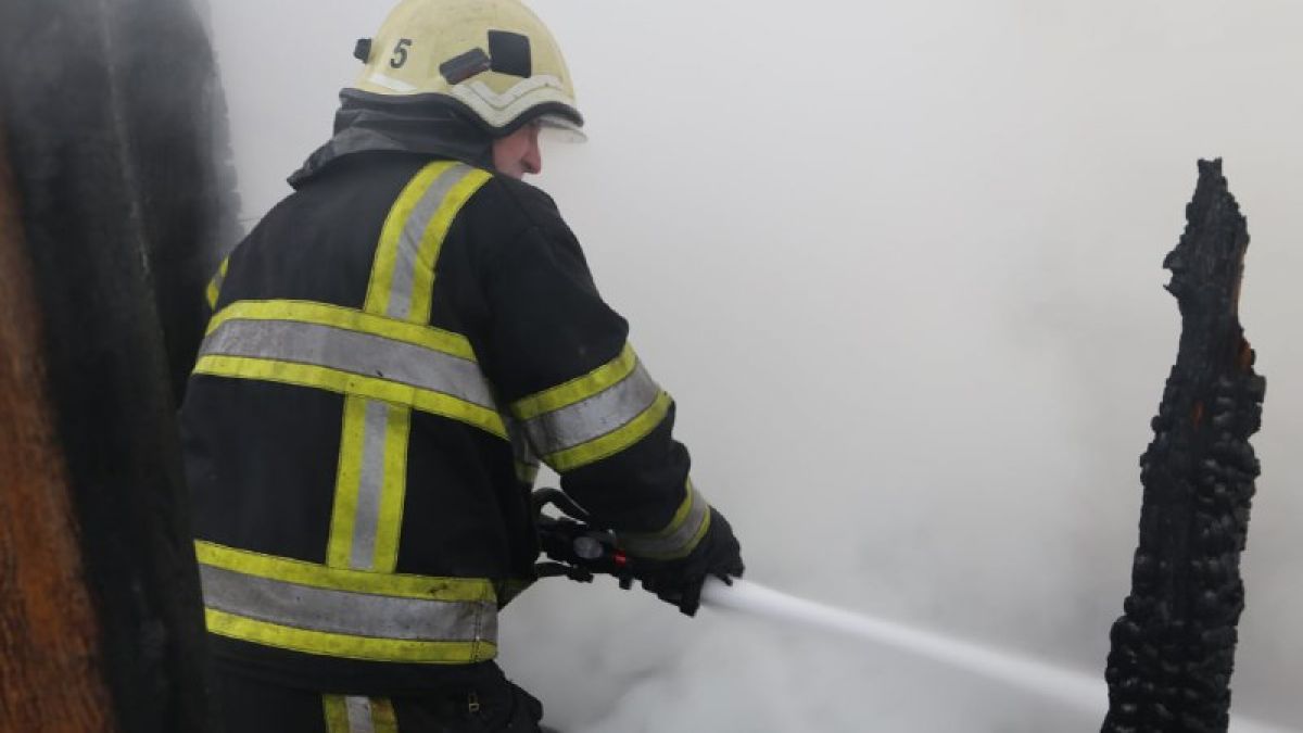 Un bărbat de 49 de ani a murit după ce casa în care locuia a luat foc