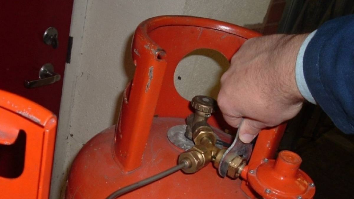 Un bărbat din Căușeni a suferit arsuri de gradul II, după ce a încercat să testeze cu un chibrit aprins butelia de gaz