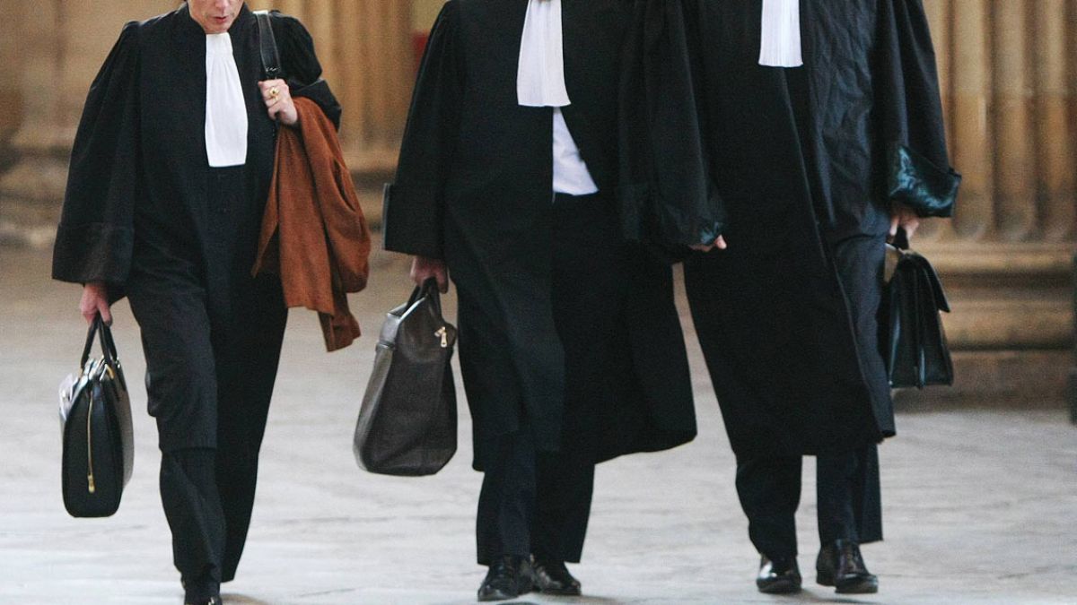 Un biroul de avocați a contestat în instanța de judecată decizia CNESP de a continua procesul de învățământ la distanță (DOC)