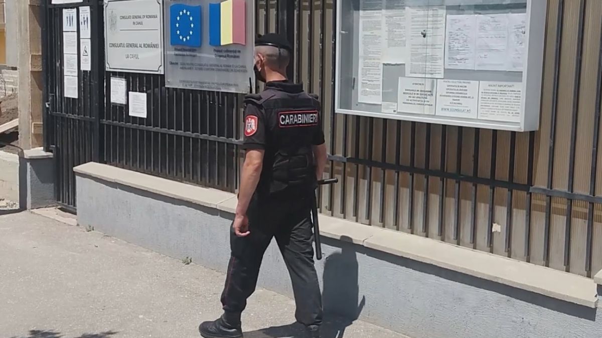 Un carabinier care păzea Consulatul României din Cahul, snopit în bătaie. Poliția a reținut doi bărbați