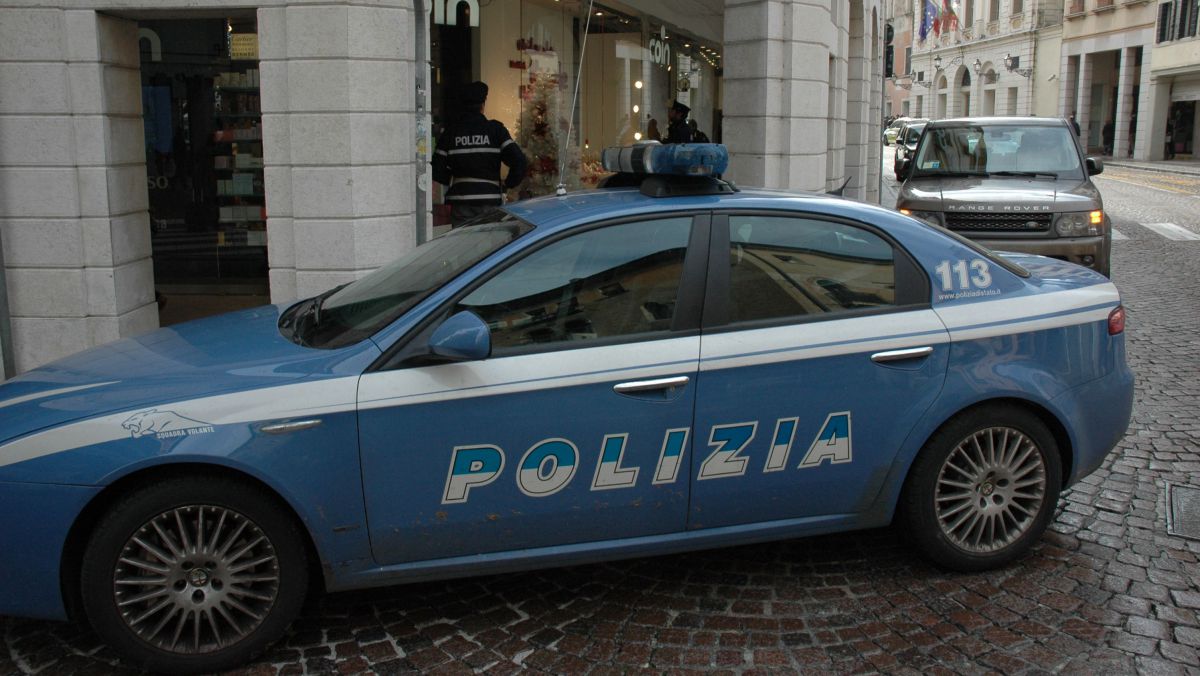 Un fals căpitan de poliție din R. Moldova a primit o amendă de 5000 euro în Italia