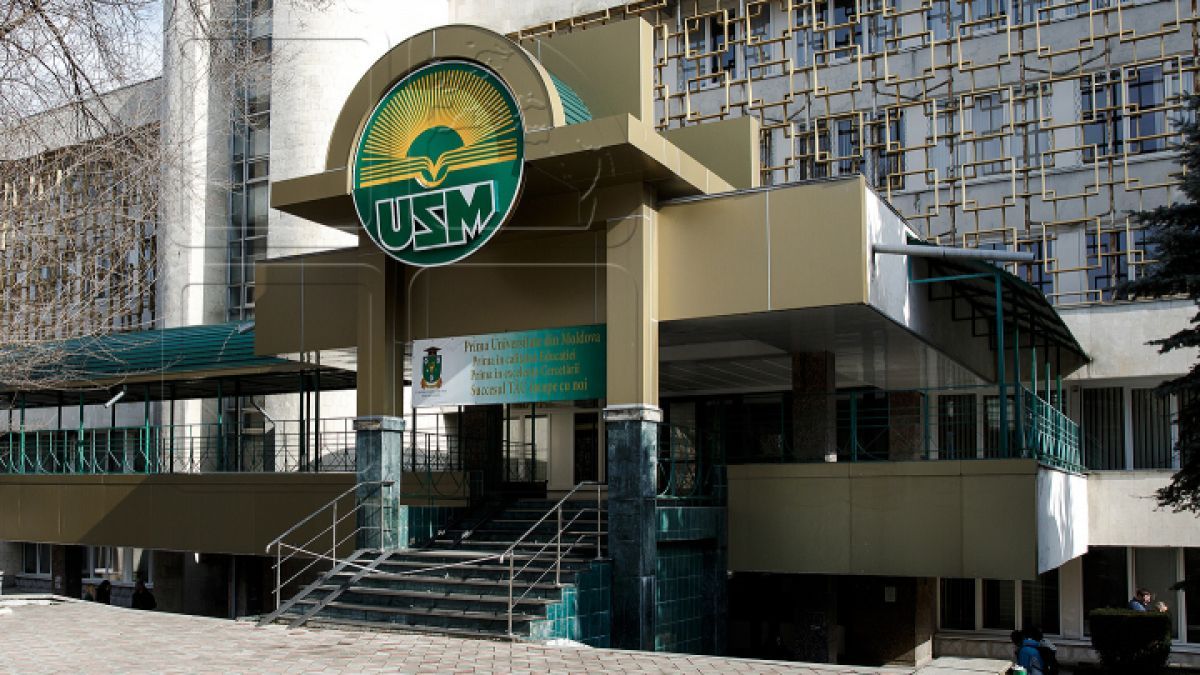 Un grup de profesori din cadrul Universității de Stat din Moldova au primit distincții din partea președintei Maia Sandu