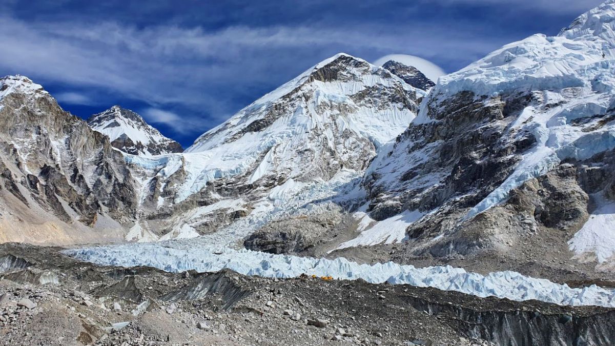Un grup de sportivi amatori de la noi vor escalada, în premieră, Muntele Mera Peak din Nepal. Detalii despre proiectul „MyEverest” (VIDEO)