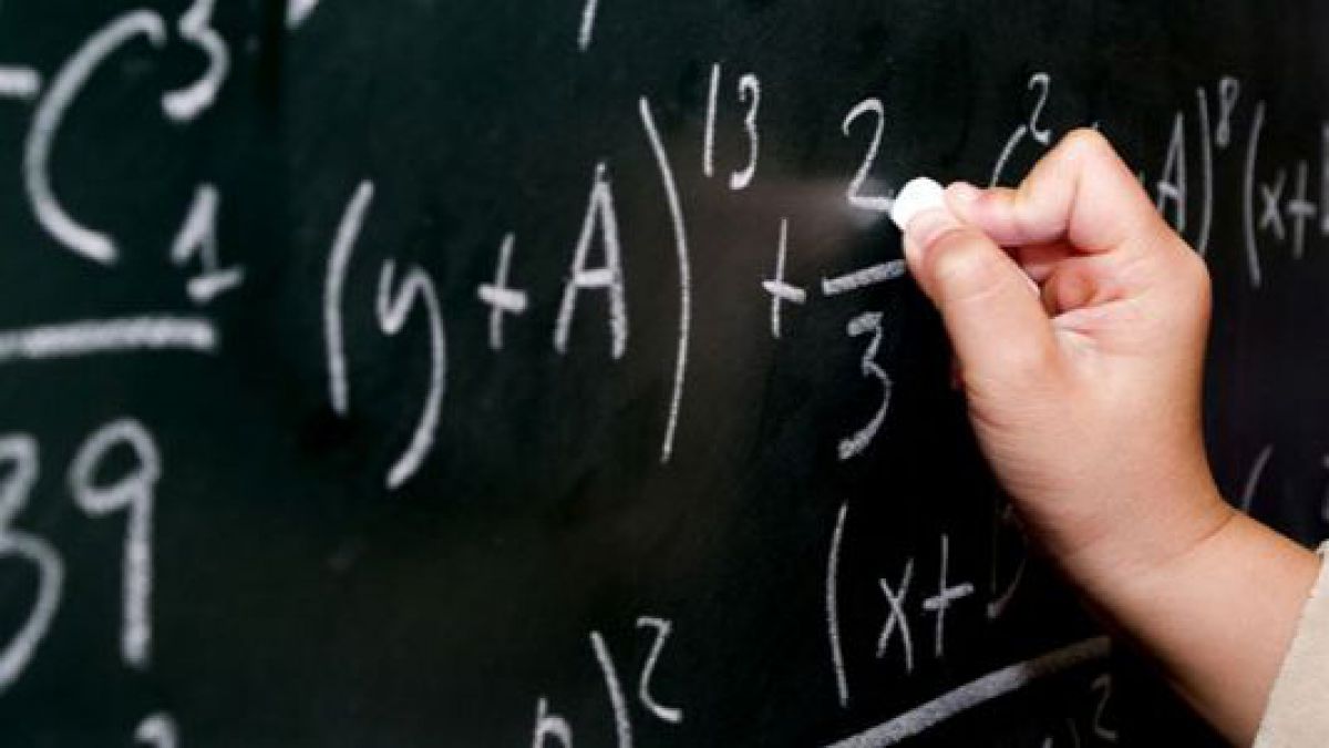 Un grup de studenți vor crea aplicații menite să ușureze predarea matematicii în școli
