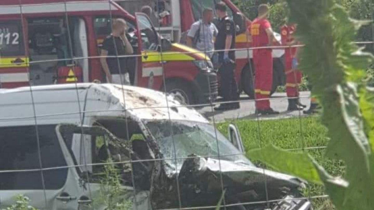 Un microbuz din R. Moldova, implicat într-un accident rutier în România. Pe această cauză a fost deschis un dosar penal (UPDATE)