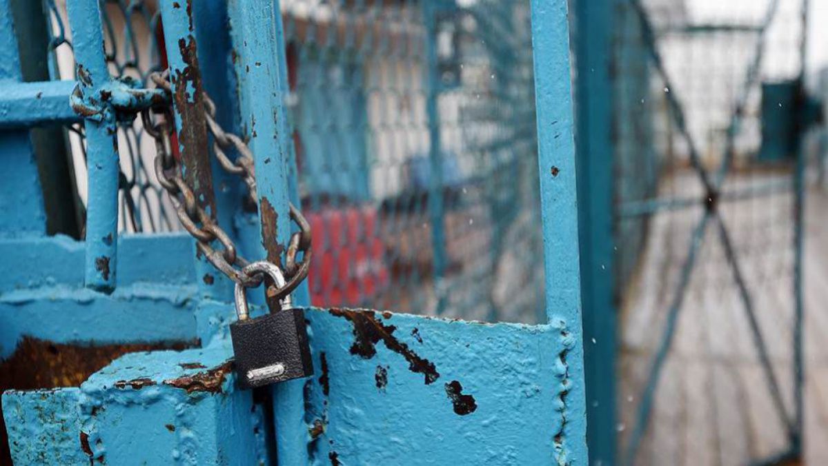 Scandal în sistemul penitenciar? Un bărbat ar fi fost bătut, iar soția acestuia, amenințată și jignită în prezența copiilor