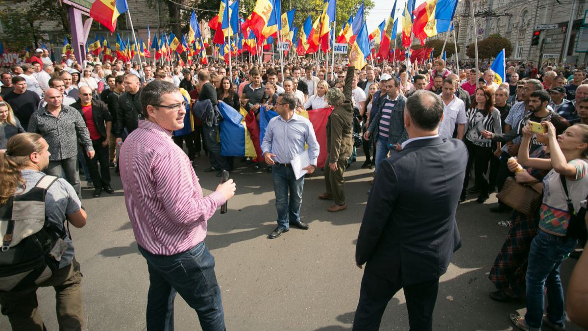 Un nou sondaj, aceleași cifre! Dodon și Usatîi, în top