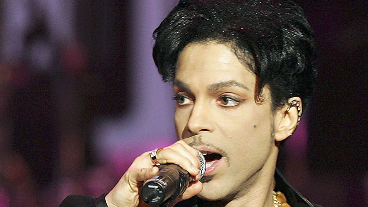 Un număr de 29 de pretinși moștenitori ai lui Prince au fost respinși de justiția americană