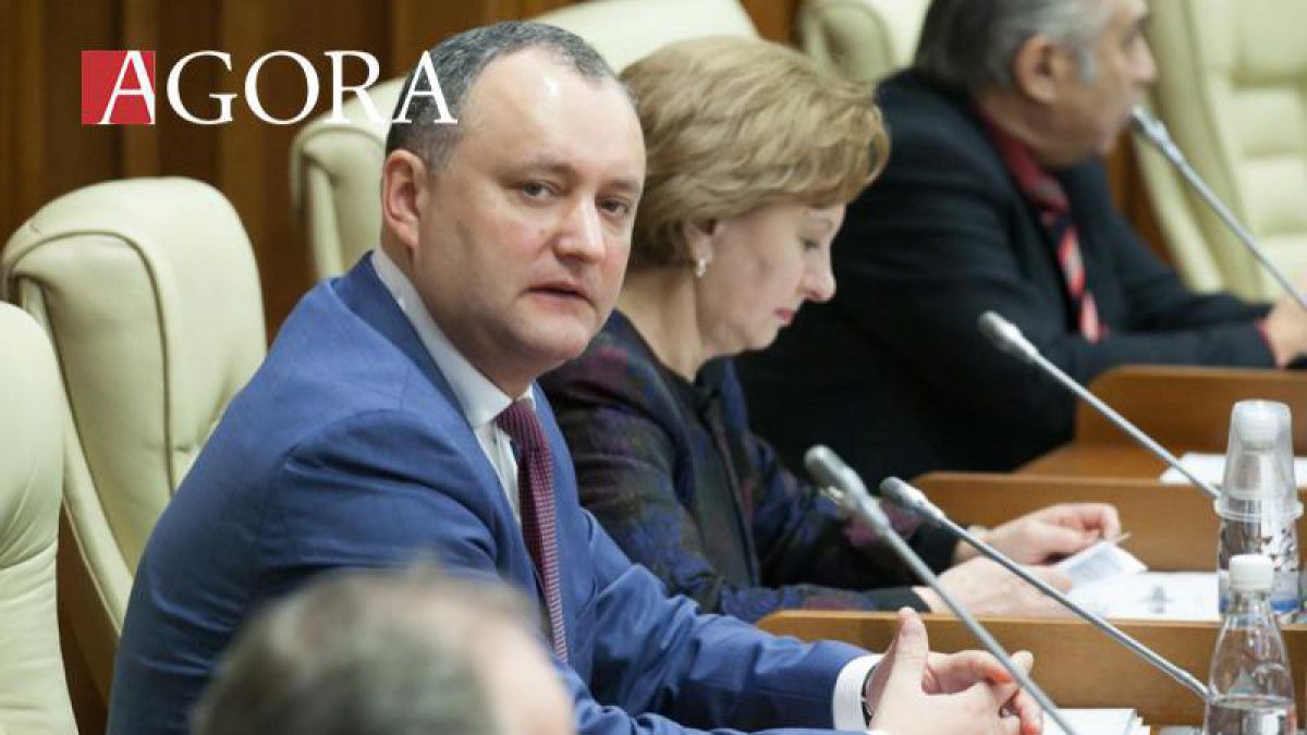 Un ONG îi amenință cu judecata pe cei care „atentează la onoarea și demnitatea” lui Dodon. Băsescu, primul „pârât”