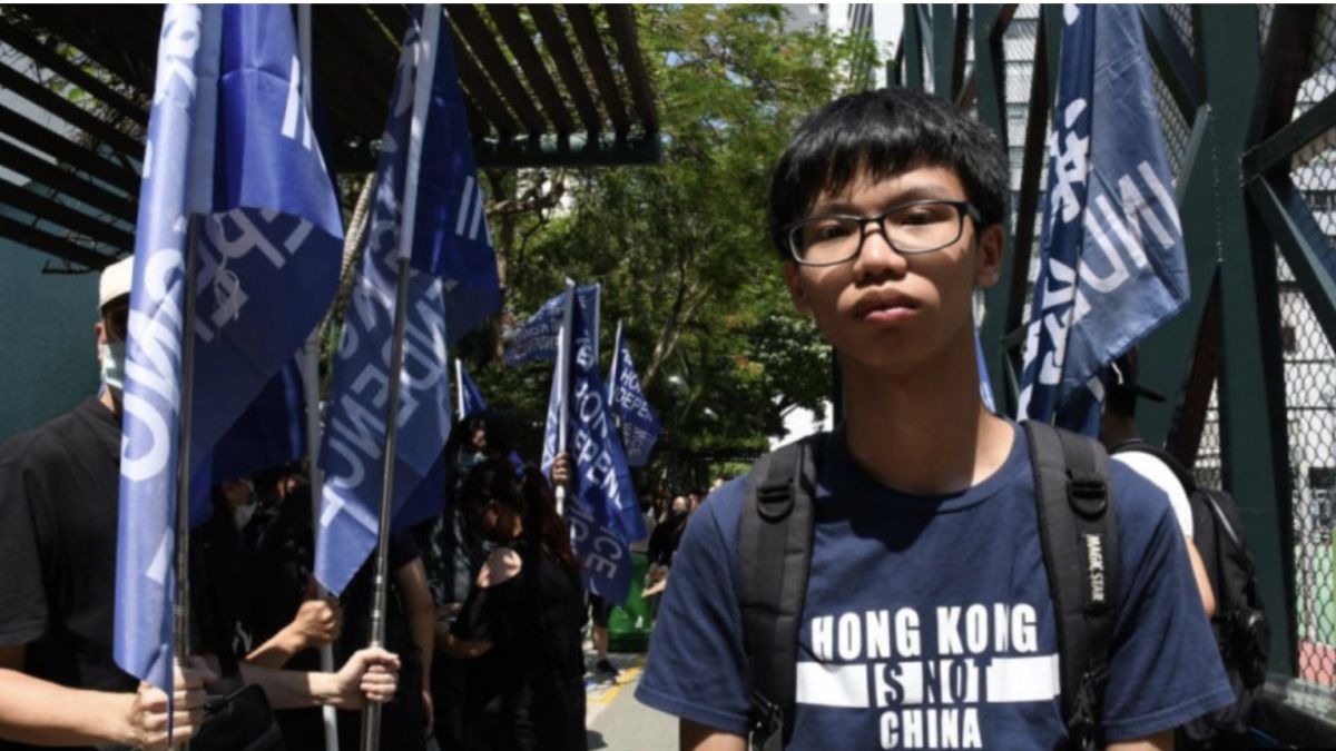 Un tânăr de 19 ani din China riscă închisoare pe viață în baza noii legi a securității din Hong Kong