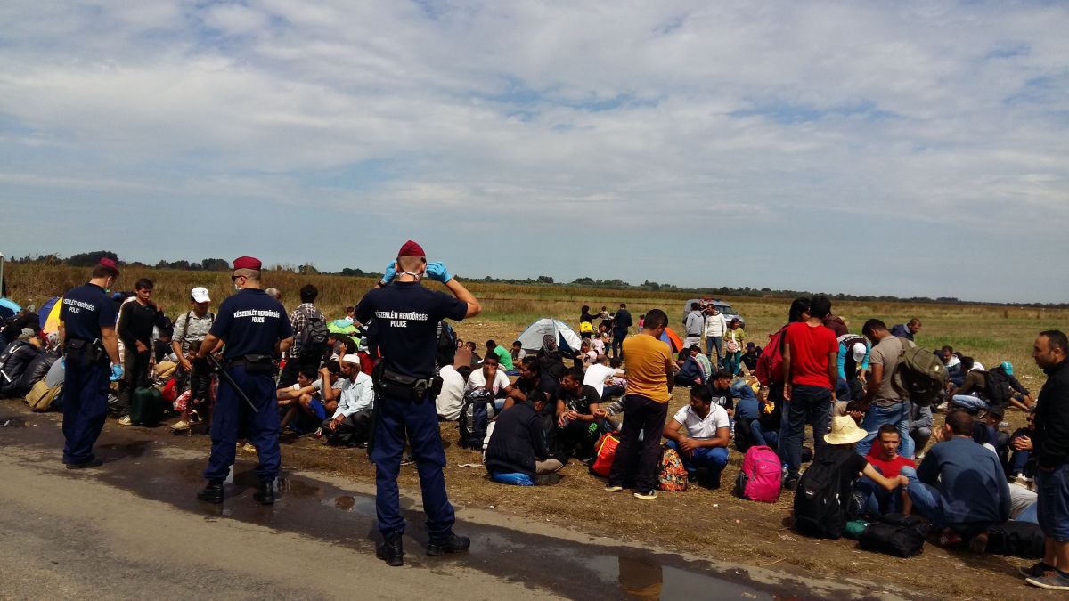 Ungaria: 300 de imigranți au evadat din centrul de primire de la Roszke; postul de frontieră, parțial închis