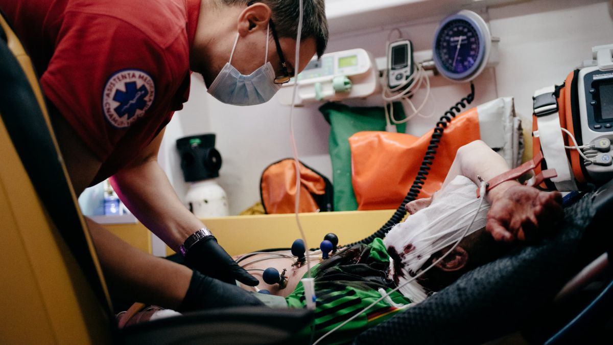 Urgențele moldovenilor care apelează la ambulanță. Majoritatea acuză probleme respiratorii