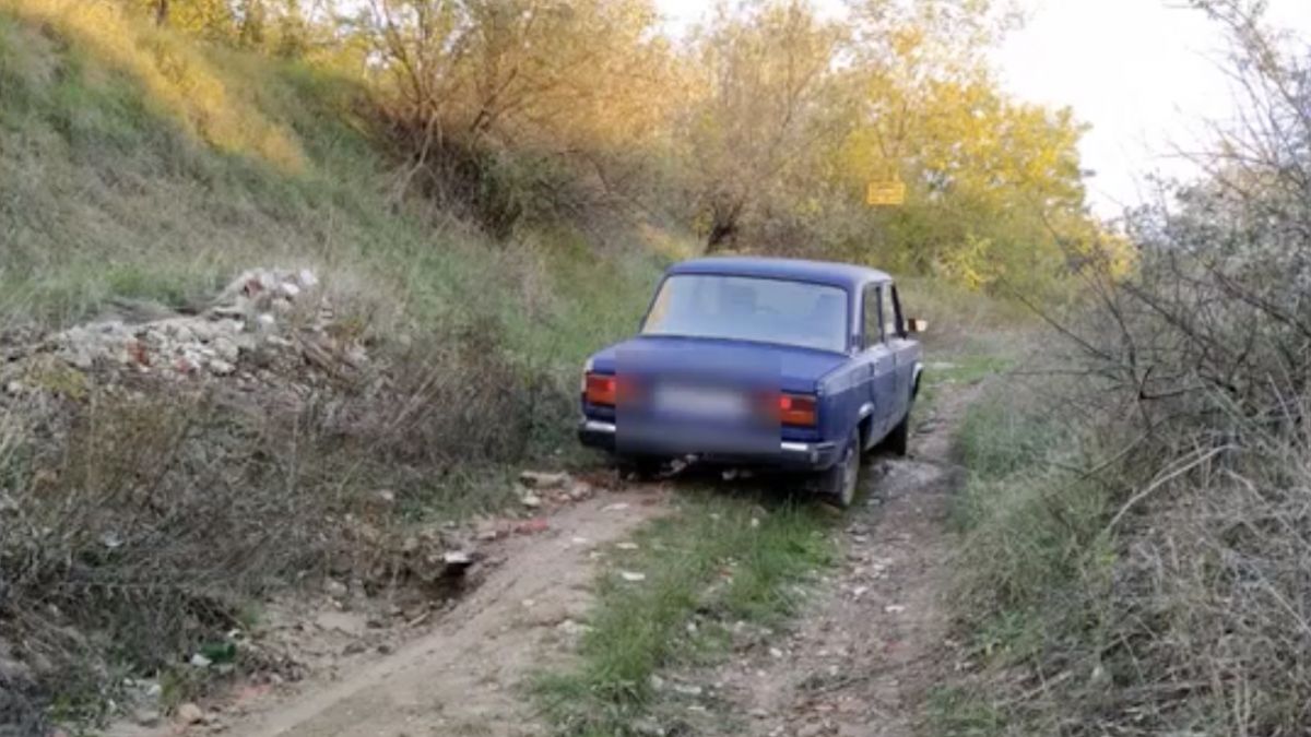 Urmărire ca-n filme la Sîngera. Un şofer beat, la volanul unei Lada a încercat să fugă de poliţie (VIDEO)