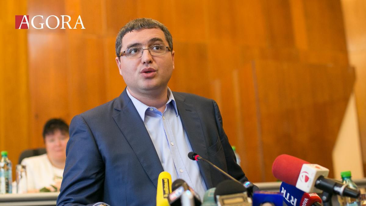 Usatîi: Port și eu o vină pentru prezența lui Dodon pe arena politică moldovenească