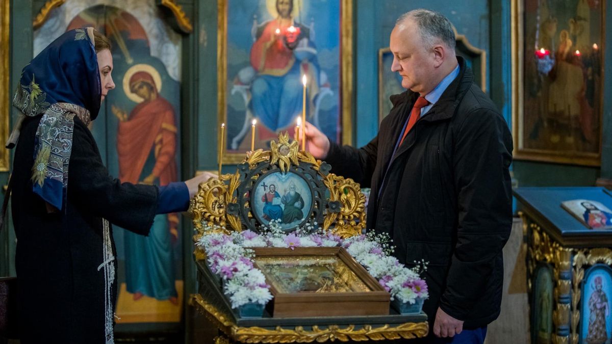 „Vă asigur că toate restricțiile sunt temporare”. Dodon felicită poporul cu sărbătoarea Paștelui