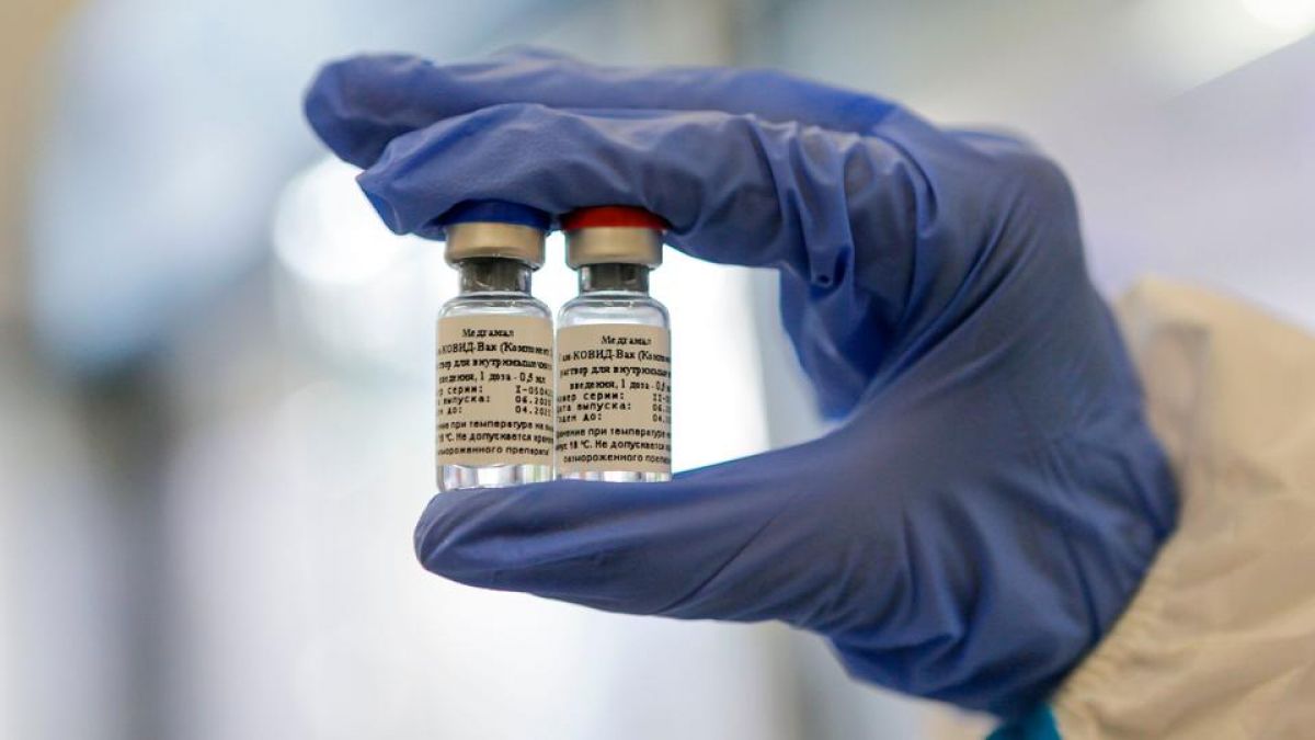 Vaccinul rusesc „Sputnik V”: 13% din cei 300 de voluntari care l-au primit, au avut mici efecte secundare