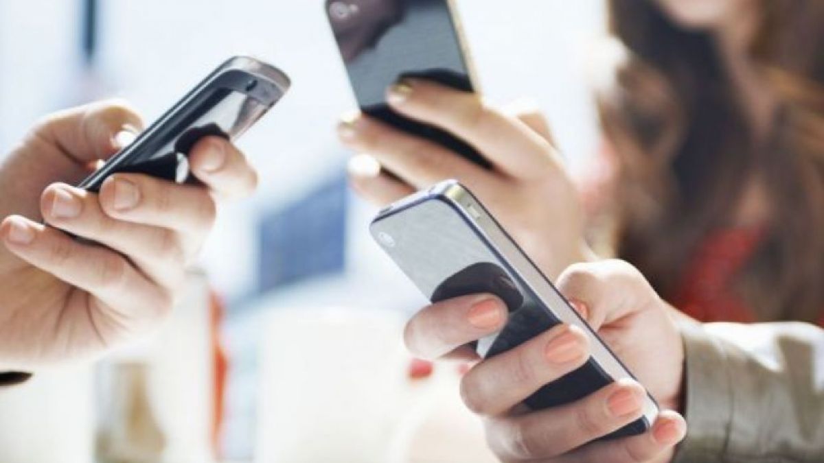 Vânzările și numărul abonaților la rețeaua de telefonie mobilă s-au micșorat în ultimele trei luni