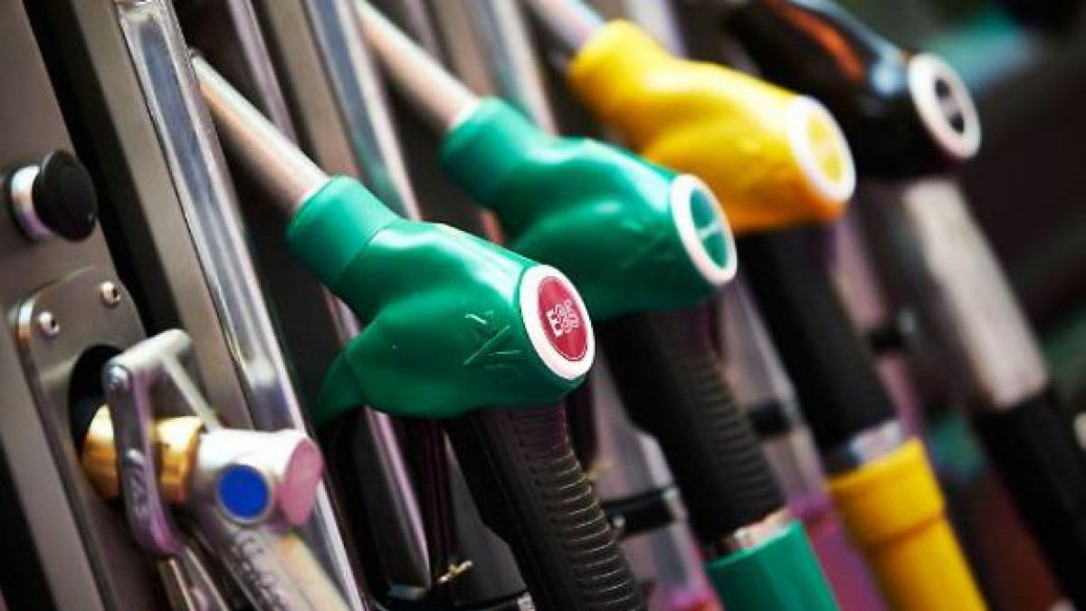 Veste bună pentru șoferi. Prețurile carburanților continuă să scadă
