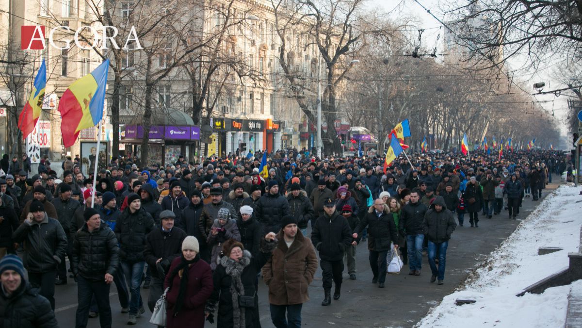 Vesti Nedeli: Republica Moldova, o țară agățată de un fir de ață