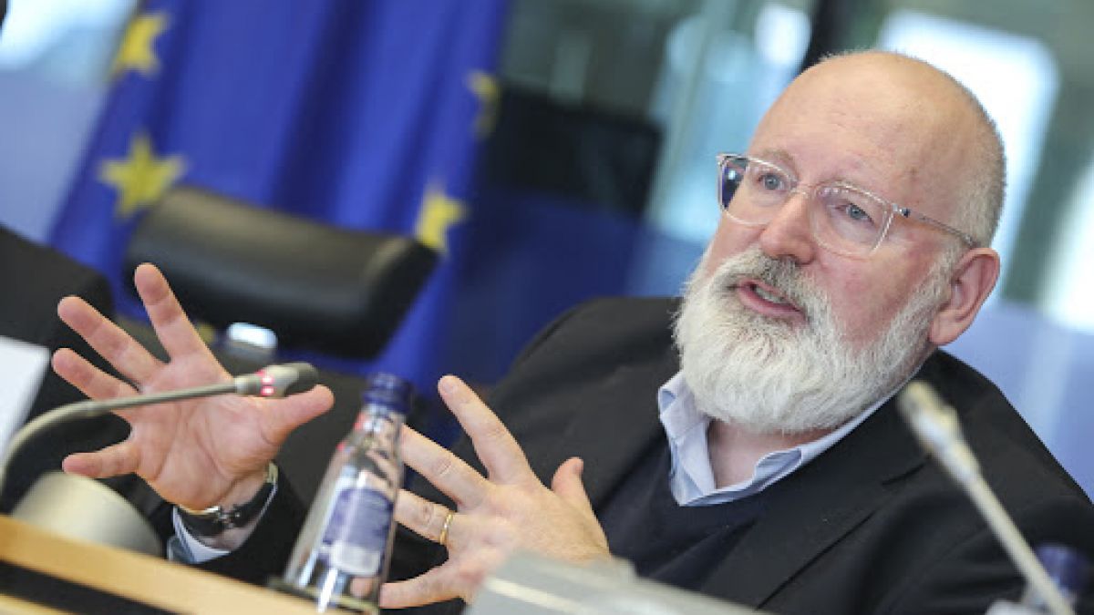 Vicepreşedintele Comisiei Europene recunoaște că au fost admise greșeli în strategia de vaccinare a UE