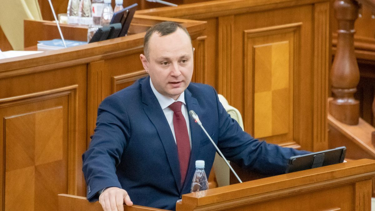 Vicepreședintele Parlamentului, Vlad Batrîncea, în vizorul ANI. A fost depistat cu o avere nejustificată de peste 700 de mii de lei (DOC)
