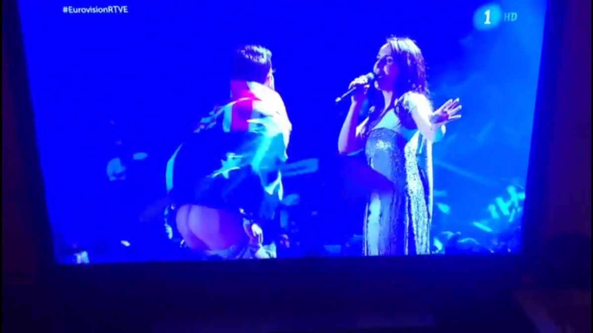 VIDEO. 16+! Cu fundul gol la Eurovision