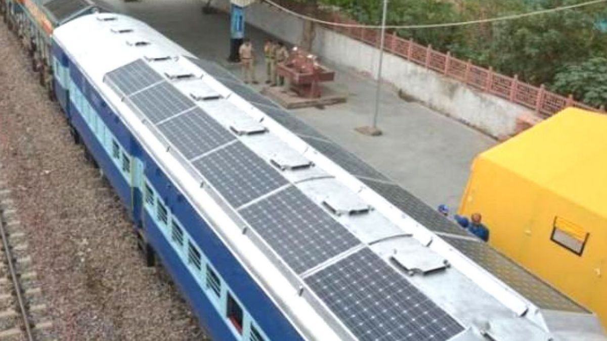 VIDEO. În India a fost inaugurat primul tren solar din lume