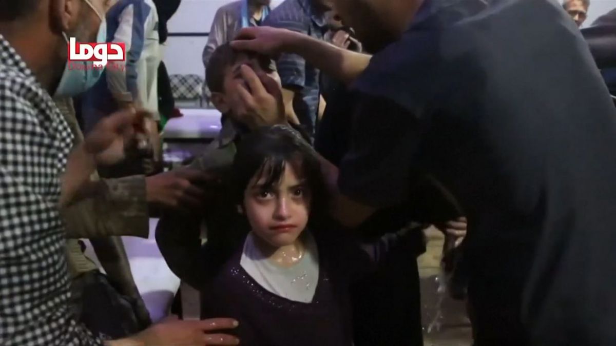 VIDEO. „În loc de aer, respiram miros de sânge”. Mărturiile unei fetițe de șapte ani care a supraviețuit atacul chimic din Siria